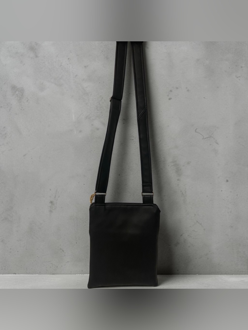 Echoes in the Attic Classic
Zipster Crossbody Bag - Picture 3 of 11